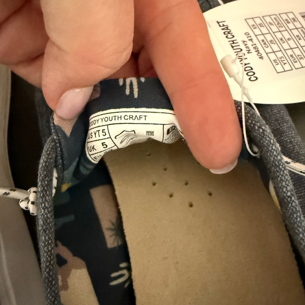 Hey Dude Denim Sneakers Boys size 5 Brand New - Picture 4 of 4